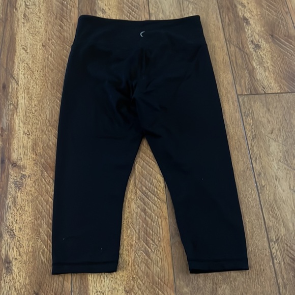 Zyia Active 6-8 Black High Rise Crop Leggings - Picture 7 of 10